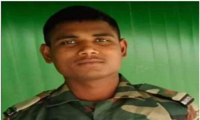 शहीद मनीष नेताम को भाजपा प्रदेश अध्यक्ष अरुण साव ने दी श्रद्धांजलि