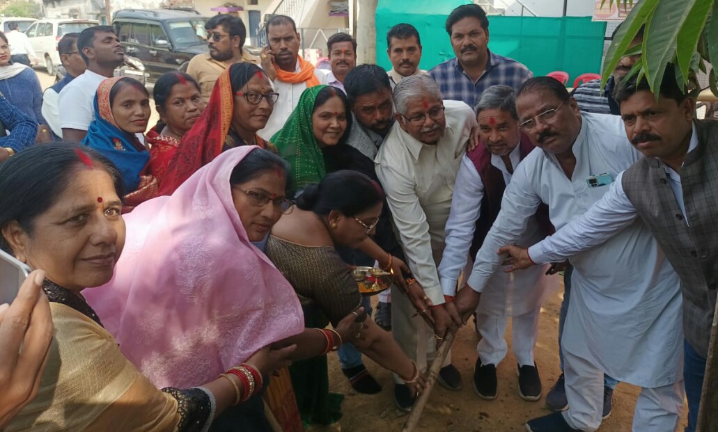 बिल्हा विधानसभा क्षेत्र अंतर्गत बिलासपुर नगर निगम के वार्डों मे 2 करोड़ के कार्यो का भूमिपूजन