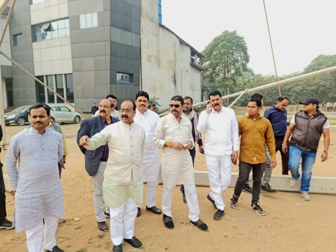 केंद्रीय गृहमंत्री अमित शाह के कोरबा दौरे को लेकर सभास्थल का भाजपा प्रदेश अध्यक्ष अरुण साव ने किया निरीक्षण..