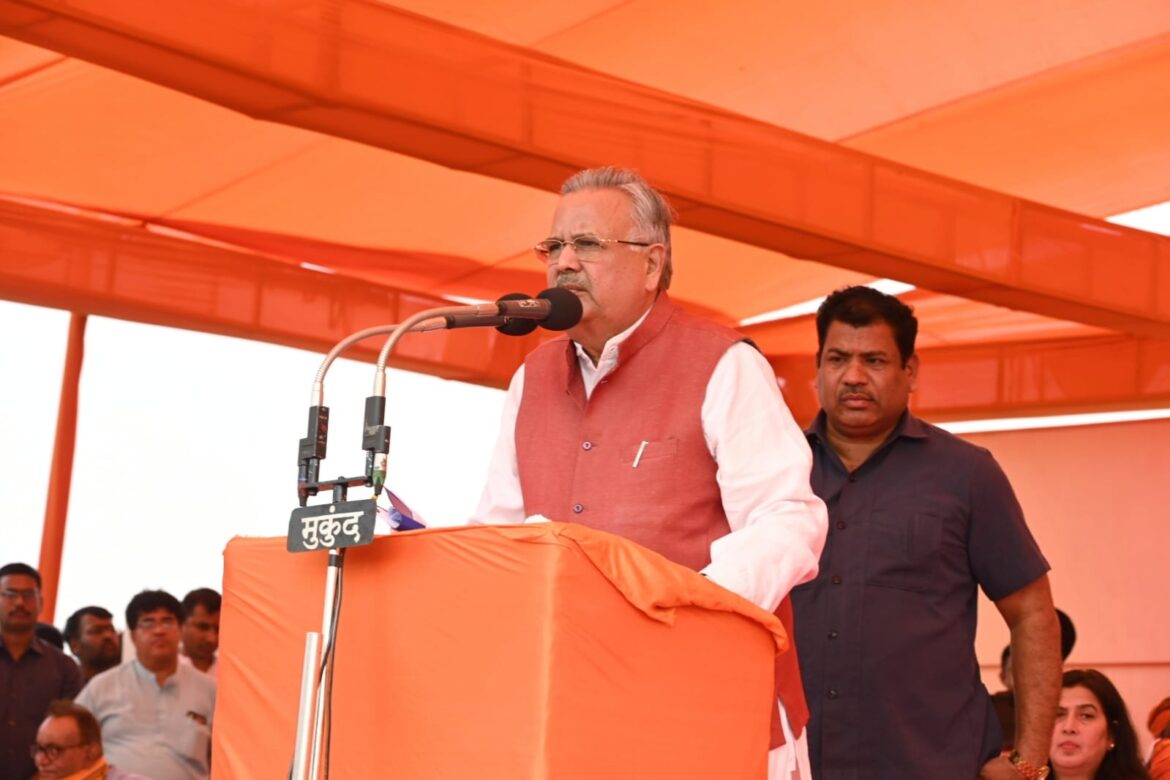 पीएम आवास योजना का क्रियान्वयन न होने पर भाजपा के नेतृत्व में प्रदेश सरकार का विरोध करने विधानसभा घेराव में उमड़ा जनसैलाब