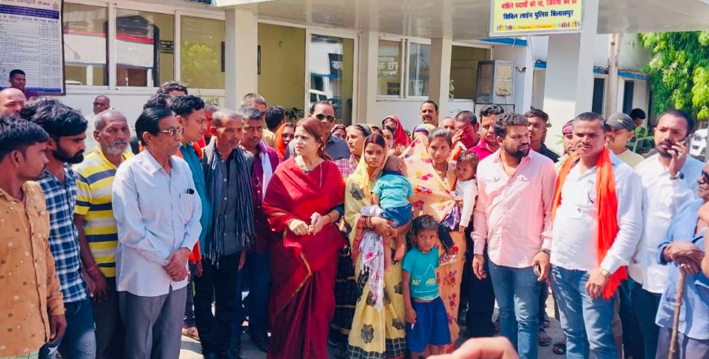 तखतपुर क्षेत्र में दोषपूर्ण पुलिस कार्यवाही के विरोध में एसपी को ज्ञापन, आंदोलन की चेतावनी