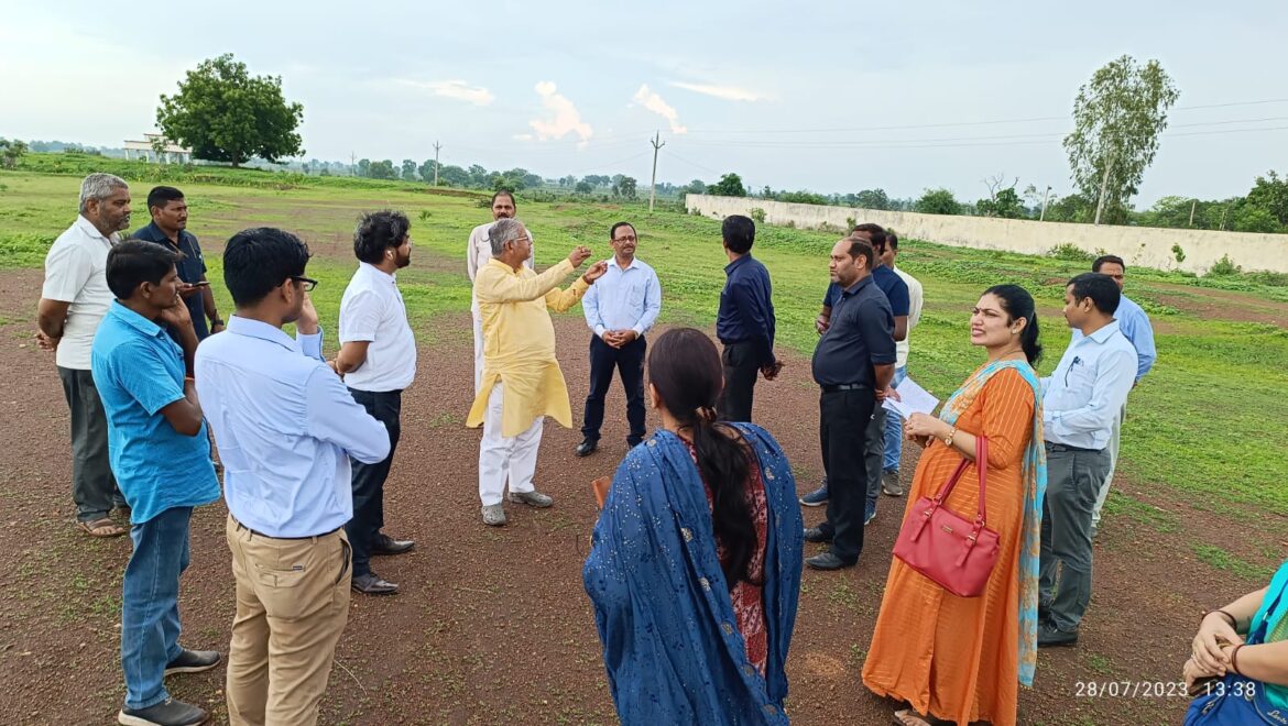 100 बिस्तर वाले ESIC हॉस्पिटल के निर्माण हेतु चयनित स्थल का पूर्व नेता प्रतिपक्ष  कौशिक ने केन्द्री टीम के साथ किया निरीक्षण..
