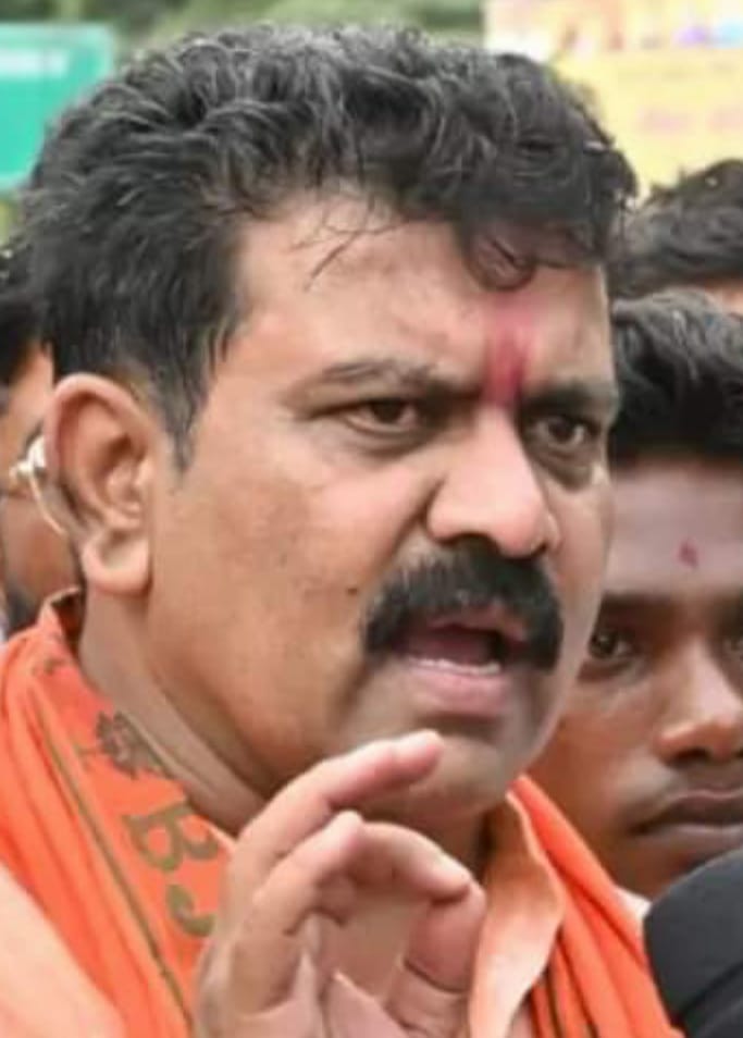 मोदी के संतोष से हेमंता का विजय अकबर पर भारी !