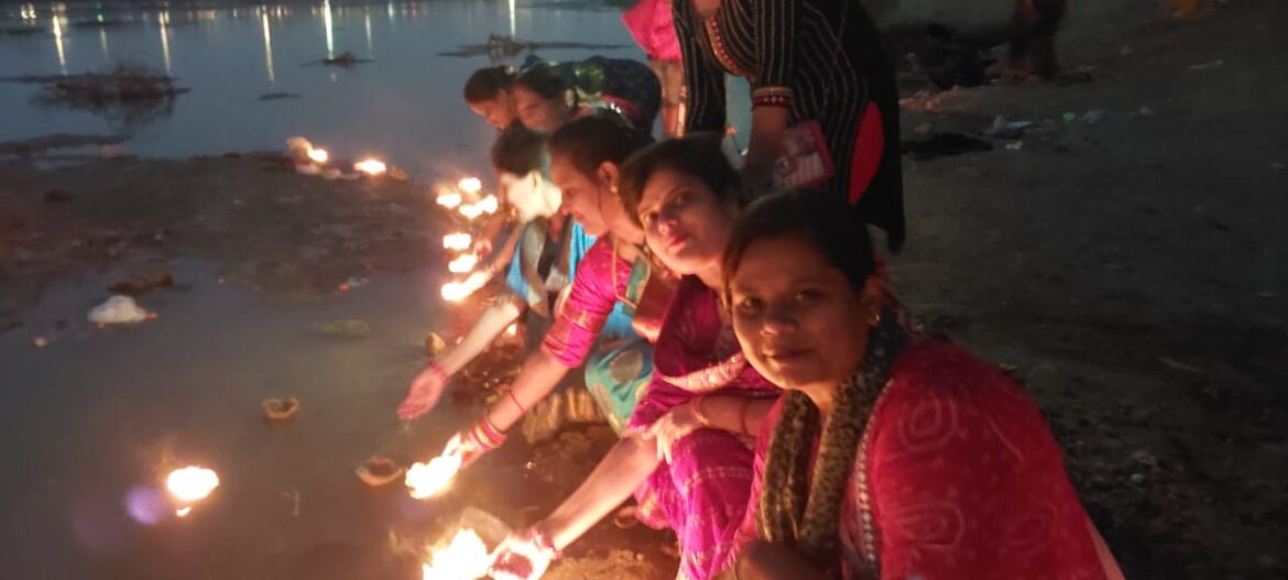 ब्राह्मण युवा आयाम द्वारा दीप दान महोत्सव एवं अरपा आरती का भव्य आयोजन