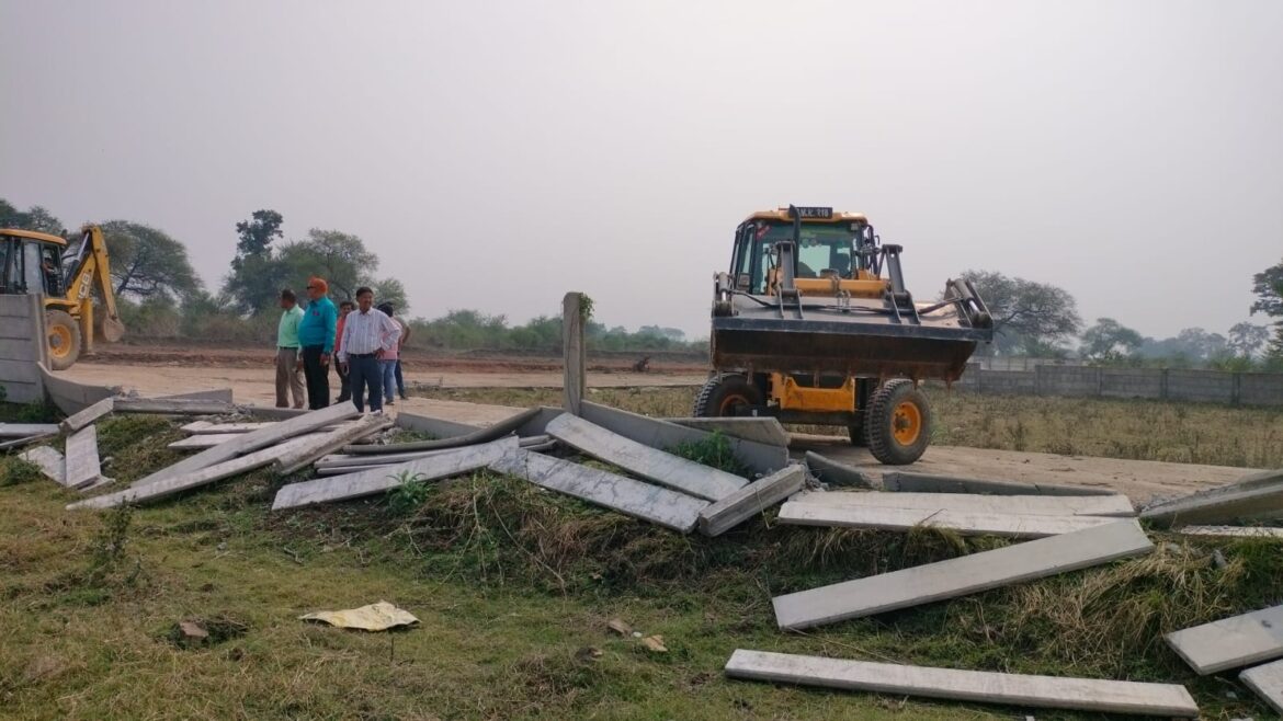 अवैध प्लाटिंग,अतिक्रमण के खिलाफ निगम की ताबड़तोड़ कार्रवाई