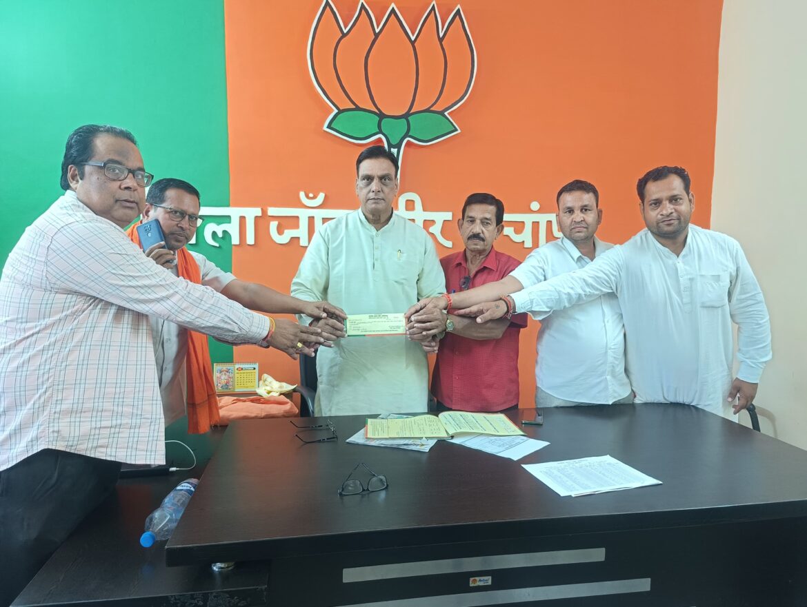 गुलाब सिंह चंदेल बने सक्रिय भाजपा सदस्य..पामगढ़ मंडल पदाधिकारियों ने दिया प्रशस्ती प्रमाण पत्र