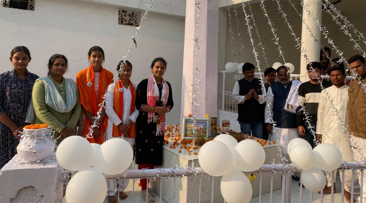 विश्व हिंदू परिषद दुर्गा वाहिनी की बहनों के द्वारा गुरु घासीदास की जयंती मनाई