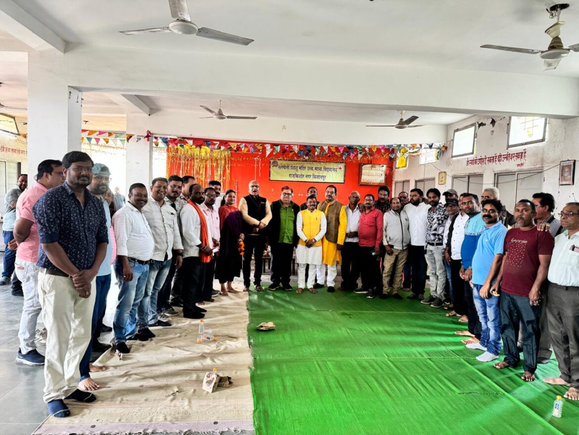 निकाय चुनाव को लेकर बेलतरा के वार्डों में चल रहा बैठकों का दौर