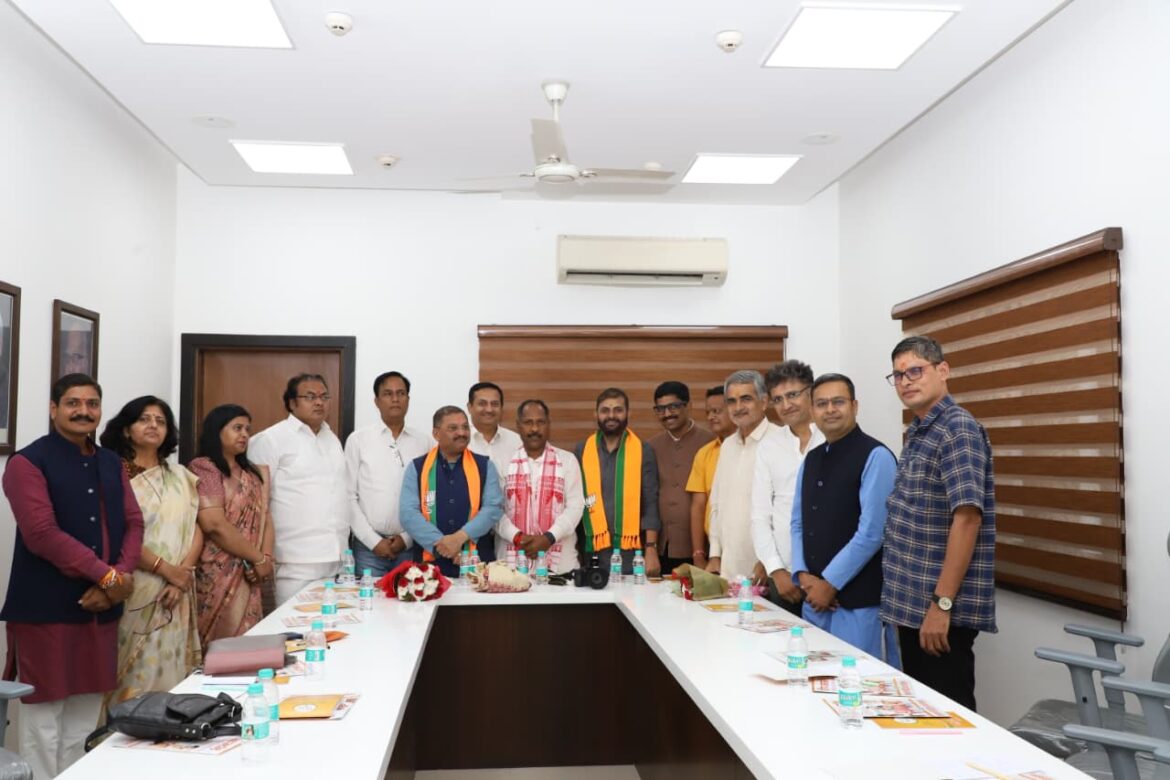 भाजपा के नव नियुक्त प्रदेश मीडिया संयोजक एवं प्रवक्ताओं ने किया पदभार ग्रहण