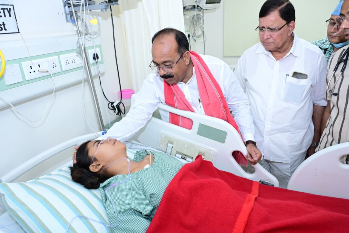 उप मुख्यमंत्री अरुण साव ने रेल हादसा में घायल लोगों के स्वास्थ्य का लिया जायज़ा