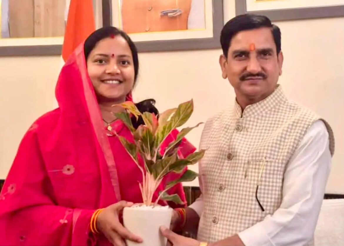 केबिनेट मंत्री लक्ष्मी राजवाड़े ने नई दिल्ली में केंद्रीय राज्यमंत्री तोखन साहू से आत्मीय मुलाकात, कर जनहित, विकास और जैविक खेती पर हुई सार्थक चर्चा