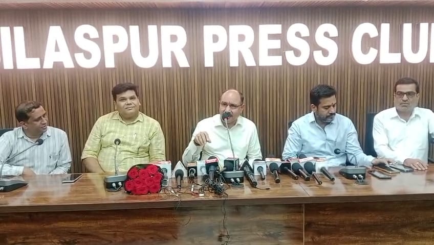 “एआई मानव का प्रतिस्पर्धी नहीं, सहयोगी है…सही उपयोग से खुलेंगे रोजगार और स्वरोजगार के नए द्वार : डॉ. अरविंद तिवारी