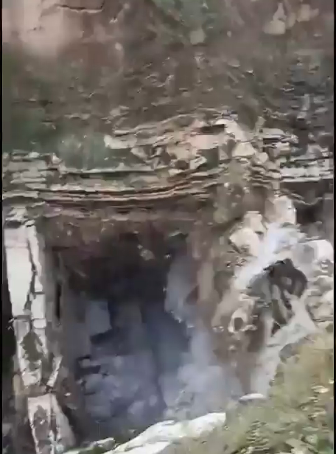 दर्जन भर संगमरमर की खदानें अचानक जमीन में समा गई, देखिए वीडियो