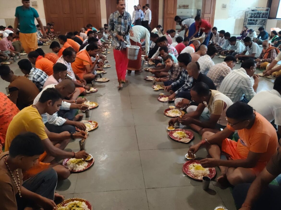 उप मुख्यमंत्री विजय शर्मा की पहल पर अमरकंटक स्थित मृत्यंजय आश्रम में कांवड़ यात्रियों के लिए निःशुल्क भोजन और विश्राम की व्यवस्था