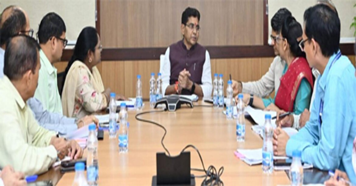 700 सहायक प्राध्यापकों की भर्ती और पदोन्नति प्रक्रिया में अनावश्यक विलंब न करें – वर्मा