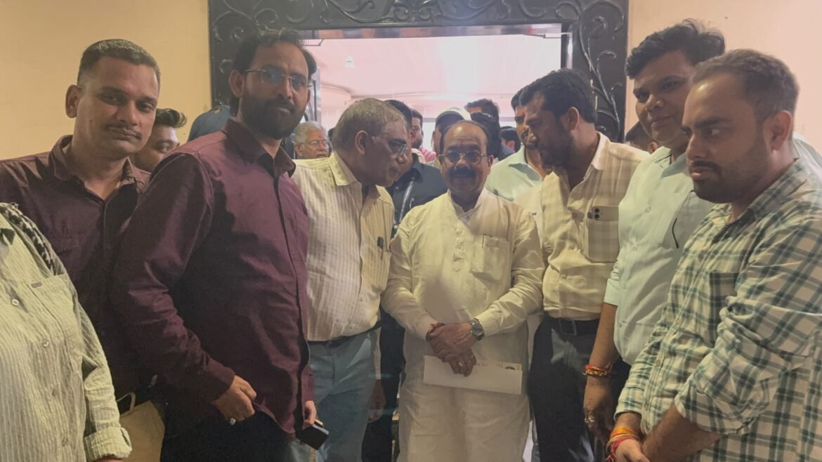 केंद्रीय विवि में स्थानीय छात्रों के लिए 20% सीट आरक्षित करने की मांग