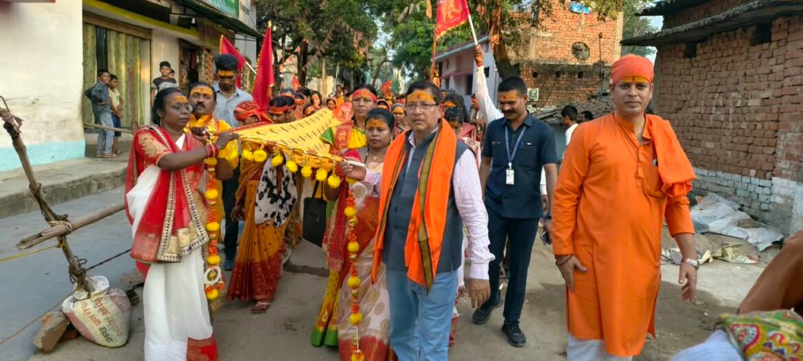धर्म जागरण मंच के तत्वावधान में निकली यात्रा, गदा चौक से अटल आवास तक गूंजे मां के जयकारे