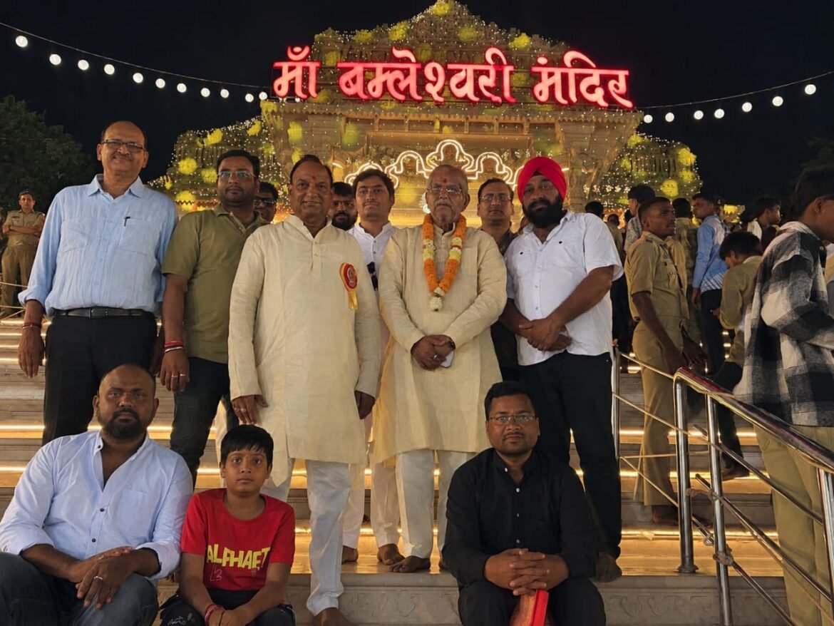 पूर्व विधानसभा अध्यक्ष धरमलाल कौशिक ने शारदीय नवरात्रि के पंचमी के शुभ अवसर पर मां बम्लेश्वरी के किए दर्शन, प्रदेशवासियों के सुख-समृद्धि की कामना