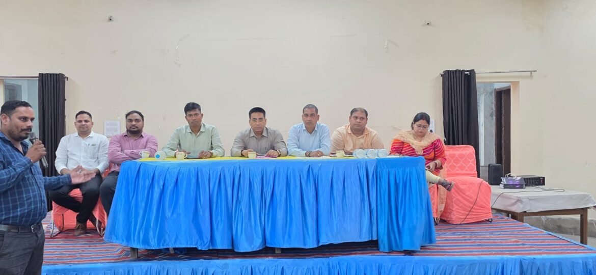 धान खरीदी 2026-27 की तैयारियों को लेकर जिला सहकारी केंद्रीय बैंक बिलासपुर में समीक्षा बैठक, 130 समितियों को दिए निर्देश