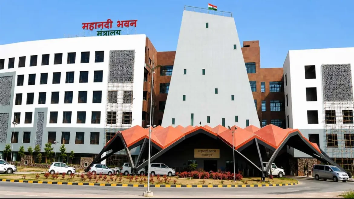 CG Breaking : EOW-ACB से हटाए गए 12 पुलिसकर्मी, छत्तीसगढ़ शासन ने जारी किया आदेश, देखें लिस्ट