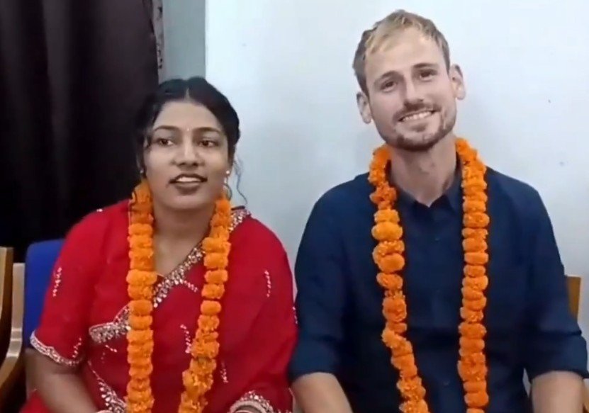 सात समंदर पार से आया दूल्हा:  जांजगीर-चांपा जिले के पामगढ़ के सुदूर गांव की रहने वाली की बेटी क्रिस्टीना ने नीदरलैंड के शिप कैप्टन से रचाई अनोखी शादी