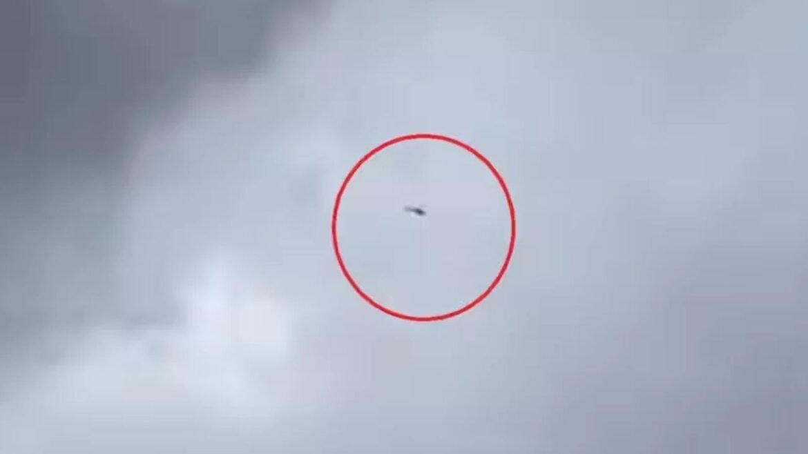 Uttarakhand Helicopter Missing: बद्रीनाथ से लौट रहा हेलीकॉप्टर जोशीमठ के पास लापता, पायलट समेत 6 लोग थे सवार
