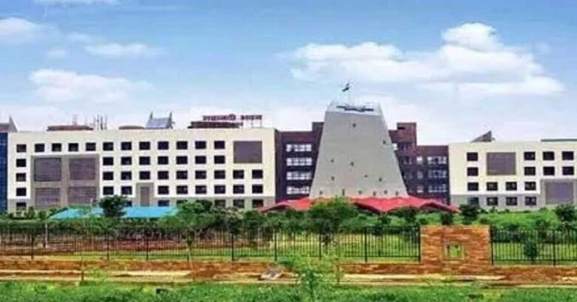 CG Transfer Breaking : नगरीय प्रशासन विभाग में बड़ा फेरबदल, 50 से अधिक अधिकारियों-कर्मचारियों के तबादले, देखें पूरी सूची